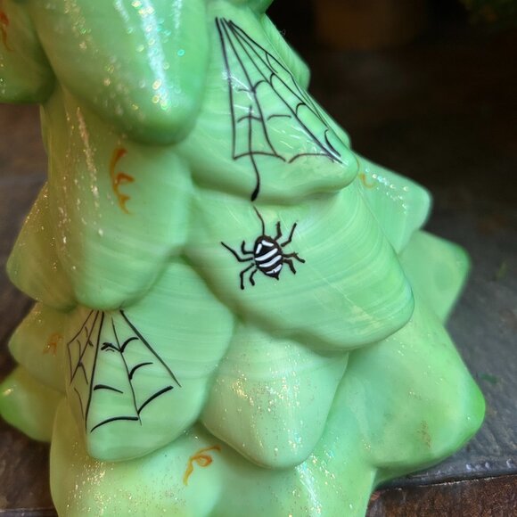 MINT Signed Fenton Hand Painted Halloween “Christmas” Tree (5569 19) - Picture 2 of 15